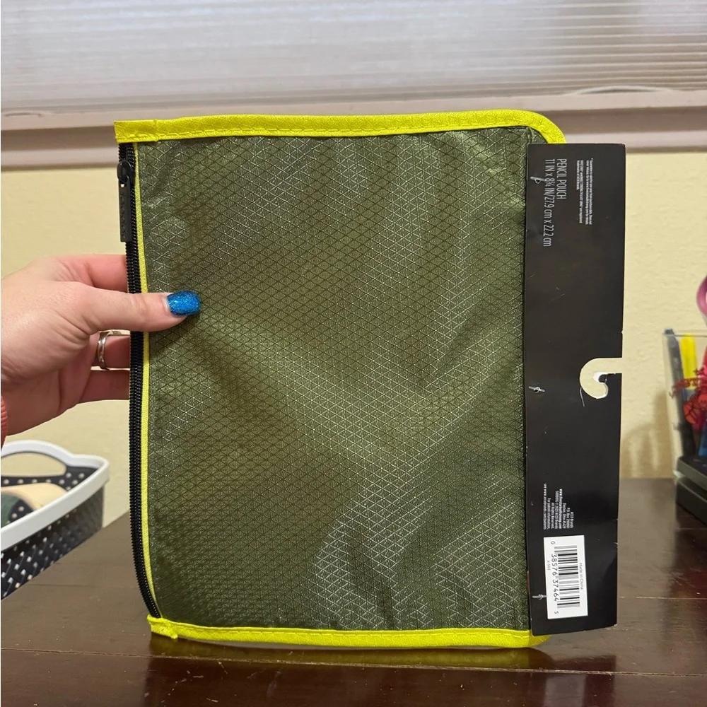 MEAD FIVE STAR Durashield Pen Pencil Pouch for Binder Zippered Black Green NEW